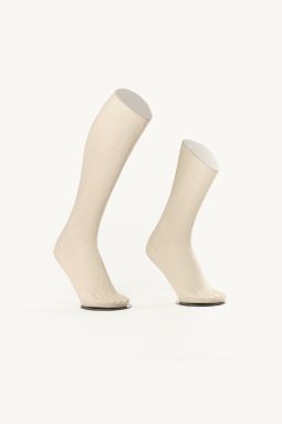 FEMALE-FOOT-P