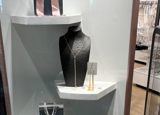 display jewelry bijou